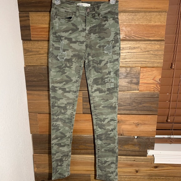 Camo Skinny Jeans. - Picture 1 of 3